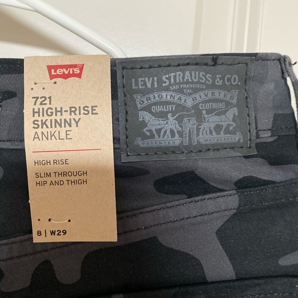 Levi’s Camouflage Jeans - Picture 3 of 3